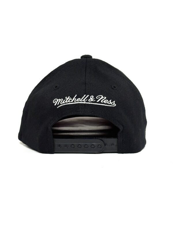 Chicago Bulls Pre-Curved Snapback Cap - Black | Red - Image 5